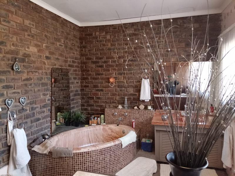 4 Bedroom Property for Sale in Stilfontein North West